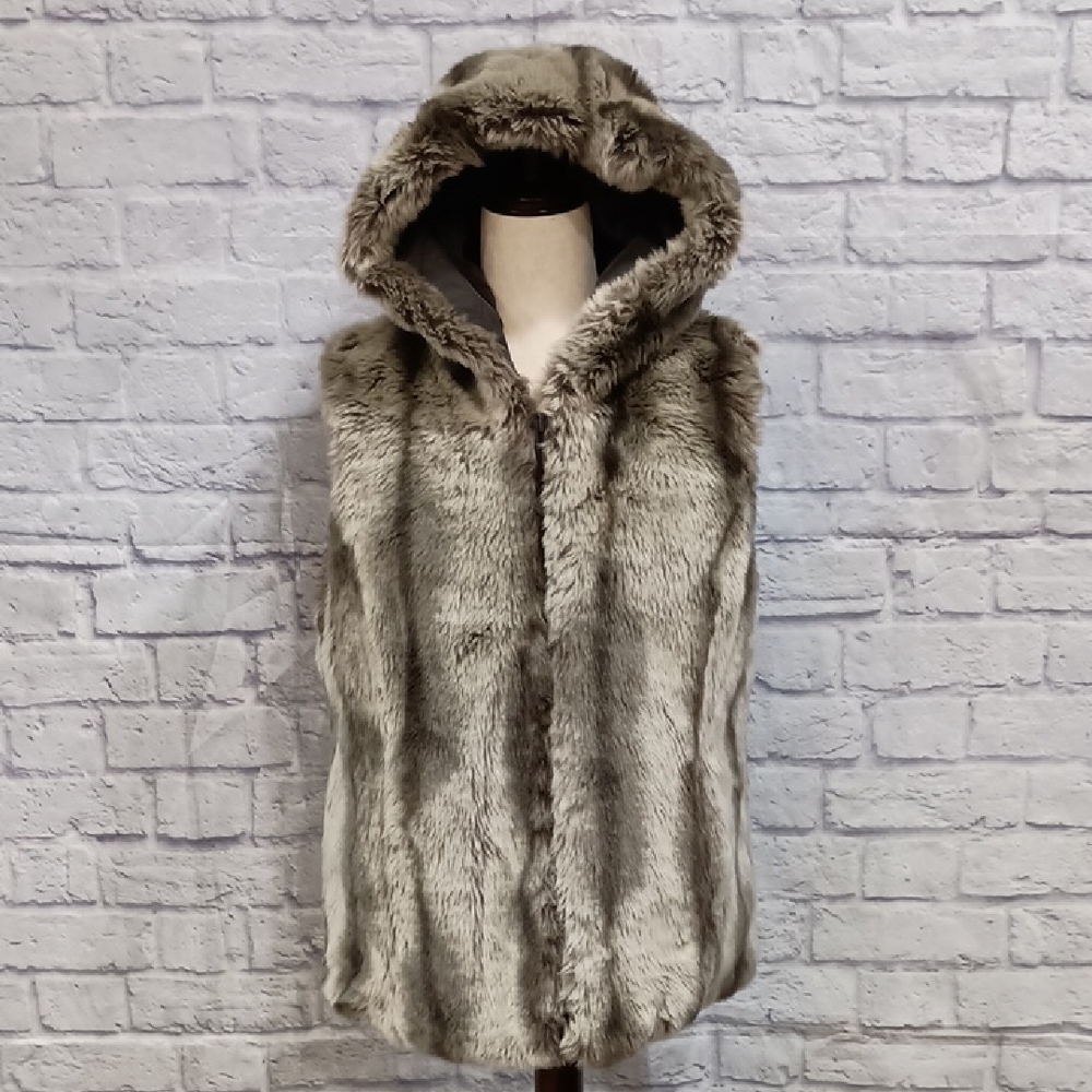 Kristen Blake Gray Faux Fur Vest